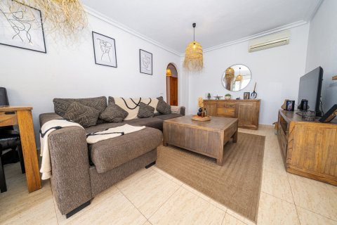 Kattohuoneisto myytävänä Mil Palmeras, Alicante, Espanja , 72 m2 No. 192272 - kuva 7