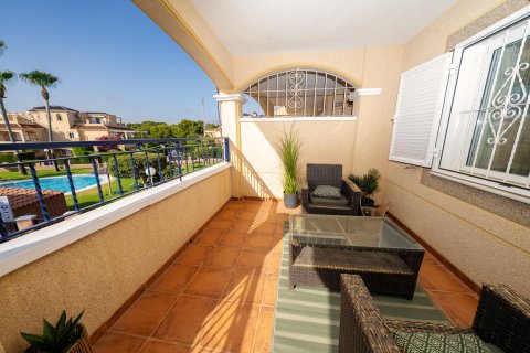 Kattohuoneisto myytävänä Mil Palmeras, Alicante, Espanja , 72 m2 No. 192272 - kuva 5