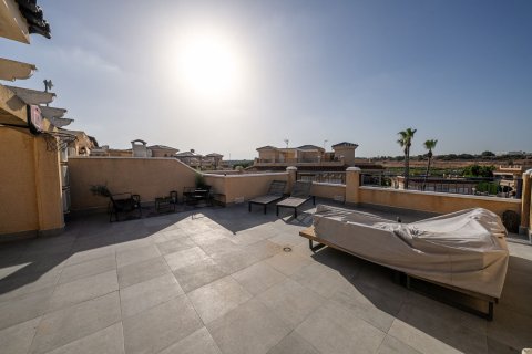 Kattohuoneisto myytävänä Mil Palmeras, Alicante, Espanja , 72 m2 No. 192272 - kuva 22