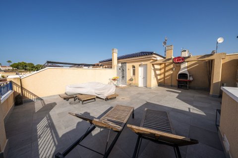 Kattohuoneisto myytävänä Mil Palmeras, Alicante, Espanja , 72 m2 No. 192272 - kuva 26