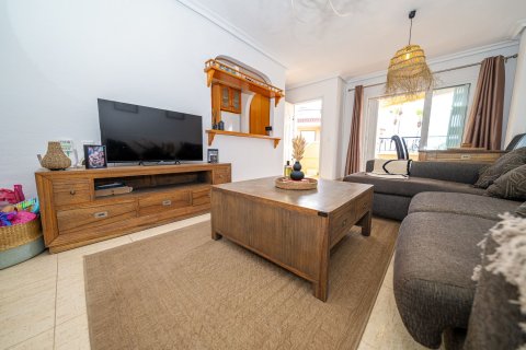 Kattohuoneisto myytävänä Mil Palmeras, Alicante, Espanja , 72 m2 No. 192272 - kuva 9