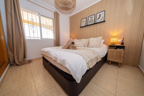 Kattohuoneisto myytävänä Mil Palmeras, Alicante, Espanja , 72 m2 No. 192272 - kuva 15