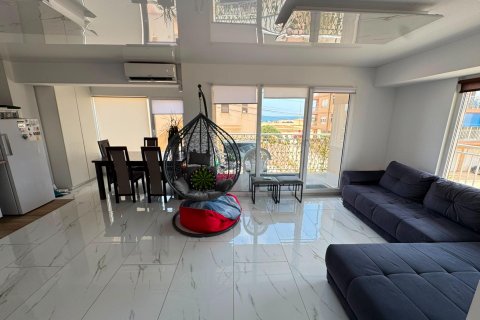 Huoneisto myytävänä Torrevieja, Alicante, Espanja, 2 makuuhuonetta, 81 m2 No. 192274 - kuva 5