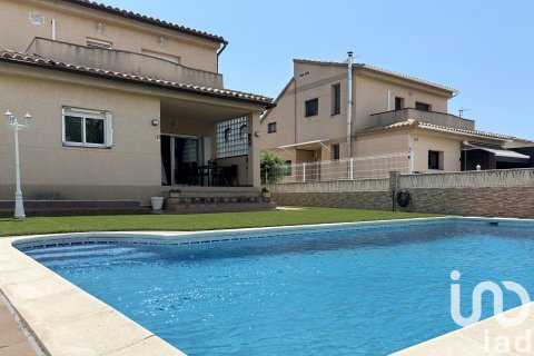 House for sale in Creixell, Tarragona, Spain 4 bedrooms, 197 sq.m. No. 153278 - photo 3