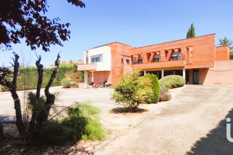 Māja pārdošanā Santa Elena de Jamuz, Leon, Spānijā 3 istabas, 376 m2 Nr. 153280 - attēls 2