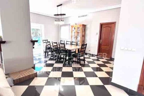 House for sale in Marbella, Malaga, Spain 5 bedrooms, 470 sq.m. No. 159937 - photo 5