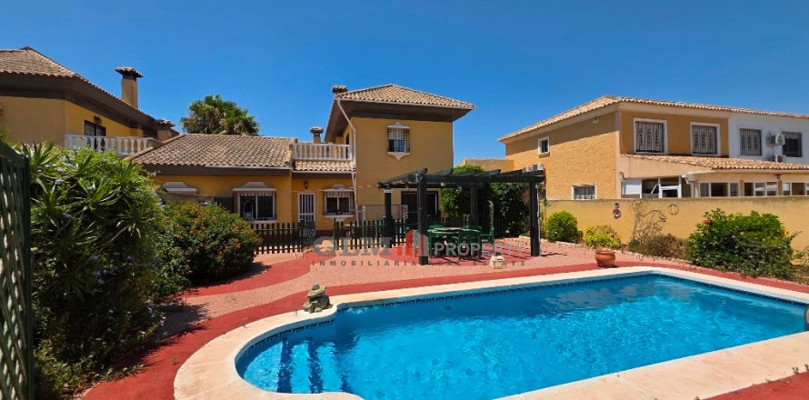 Apartamento en Los Alcázares, Murcia, España 4 dormitorios, 146 m2 No. 193448