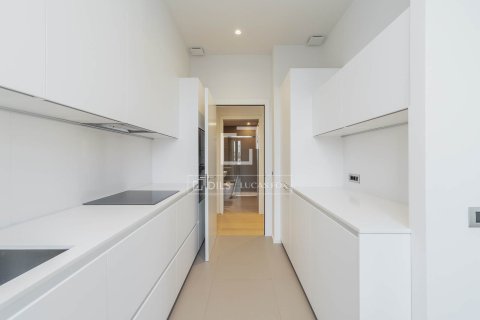 Apartment for sale in Barcelona, Spain 2 bedrooms, 93 sq.m. No. 167585 - photo 13