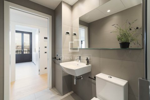 Apartment for sale in Barcelona, Spain 2 bedrooms, 93 sq.m. No. 167585 - photo 15