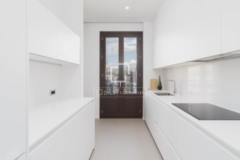 Apartment for sale in Barcelona, Spain 2 bedrooms, 93 sq.m. No. 167585 - photo 7