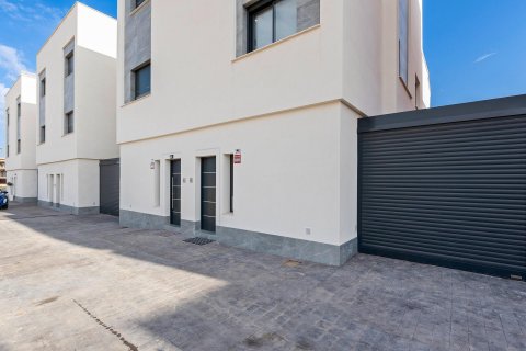 Villa for sale Guardamar del Segura, Alicante, Spain 4 bedrooms, 171 sq.m. No. 114896 - photo 20