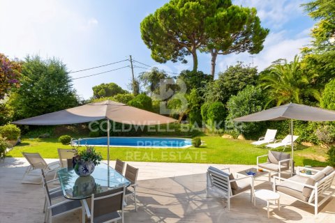 Villa à vendre à El Masnou, Barcelona, Espagne, 7 chambres, 481 m2 No. 178461 - photo 2