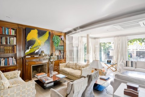 Villa à vendre à El Masnou, Barcelona, Espagne, 7 chambres, 481 m2 No. 178461 - photo 4