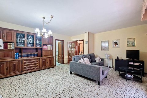 Apartament w Vilanova i la Geltru, Barcelona, Hiszpania 5 sypialni, 161 mkw. nr 150577