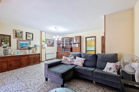 Apartament w Vilanova i la Geltru, Barcelona, Hiszpania 5 sypialni, 161 mkw. nr 150577 – zdjęcie 3