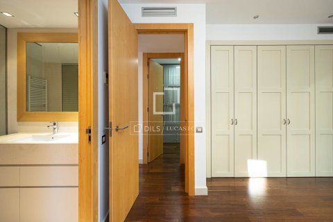 Dzīvoklis pārdošanā Barcelona, Spānijā 4 istabas, 185 m2 Nr. 150578 - attēls 17
