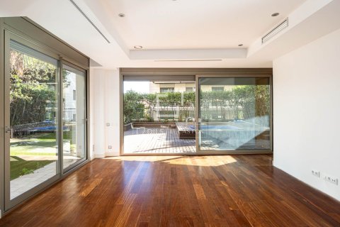 Dzīvoklis Barcelona, Spānijā 4 istabas, 185 m2 Nr. 150578