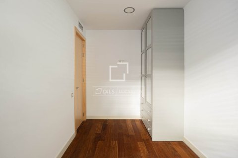Dzīvoklis pārdošanā Barcelona, Spānijā 4 istabas, 185 m2 Nr. 150578 - attēls 19