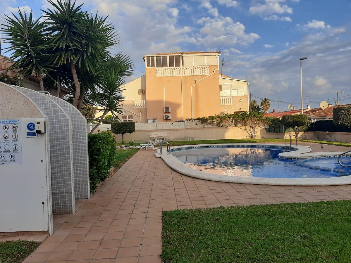 Dúplex en Torrevieja, Alicante, España 2 dormitorios, 1 m2 No. 183831