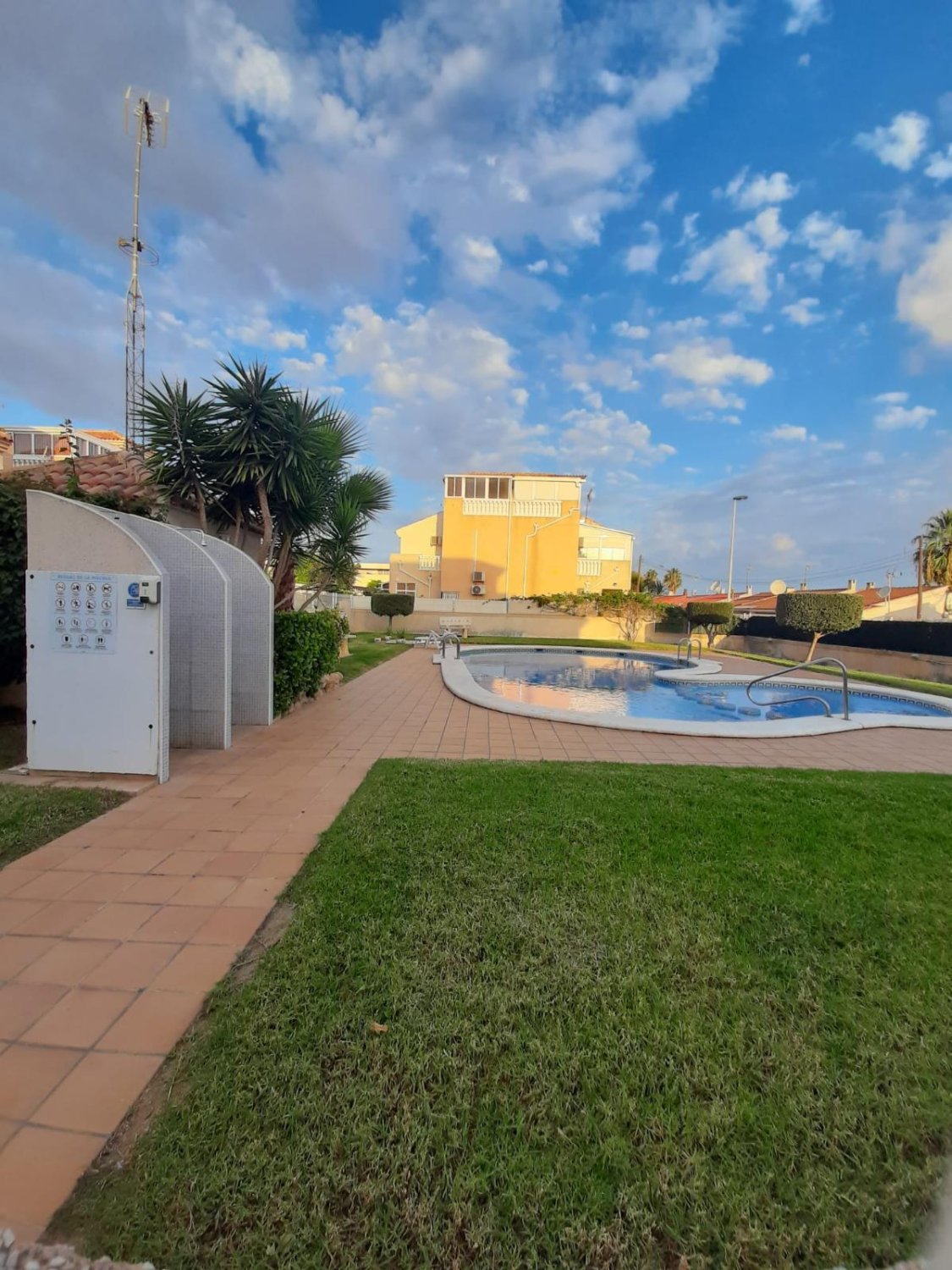 Dúplex en Torrevieja, Alicante, España 2 dormitorios, 1 m2 No. 183831