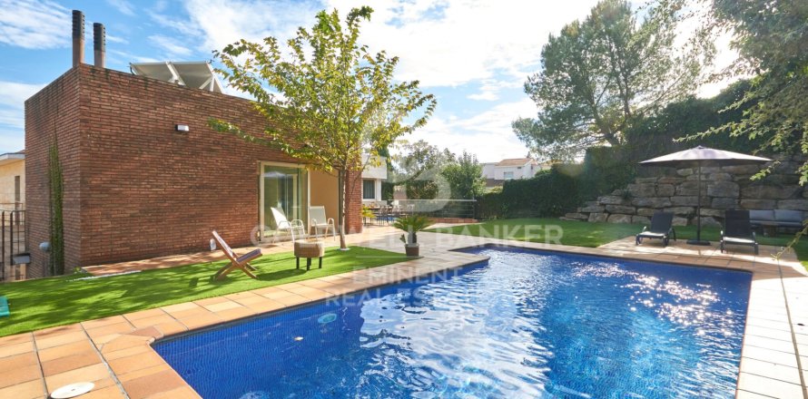 Dom w Sant Cugat Del Valles, Barcelona, Hiszpania 6 sypialni, 1046 mkw. nr 159526