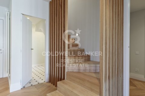 Penthouse for sale in Barcelona, Spain 3 bedrooms, 220 sq.m. No. 159529 - photo 17