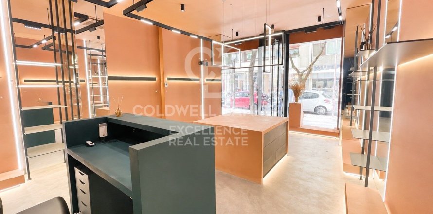 Commercial property à Valencia, Espagne 105 m2 No. 179203