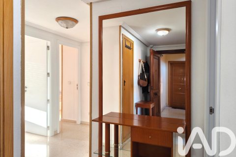 Apartment for sale in Alicante, Spain 3 bedrooms, 131 sq.m. No. 172616 - photo 29