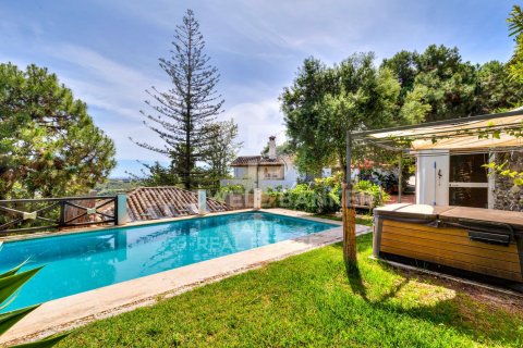 Villa à Estepona, Malaga, Espagne 8 chambres, 708 m2 No. 179140