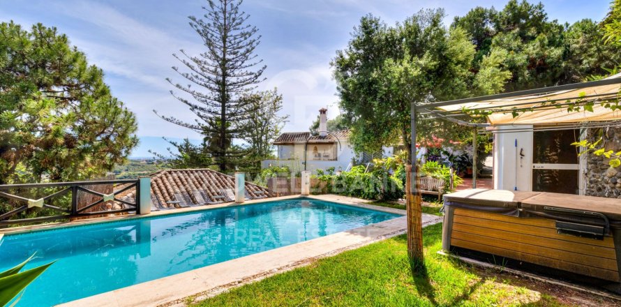 Villa à Estepona, Malaga, Espagne 8 chambres, 708 m2 No. 179140