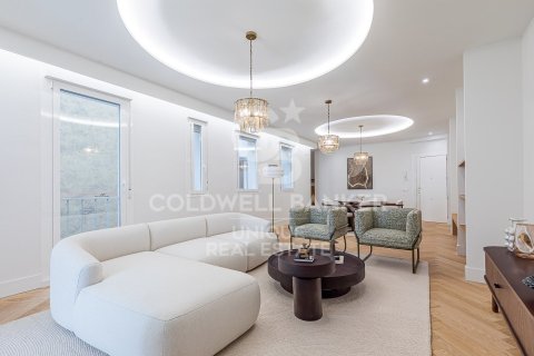 Apartment à Madrid, Espagne 3 chambres, 176 m2 No. 179142