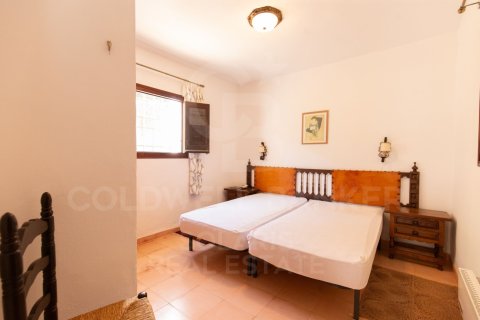 Villa for sale in Javea, Alicante, Spain 4 bedrooms, 325 sq.m. No. 157514 - photo 15