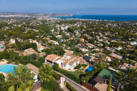 Villa for sale in Javea, Alicante, Spain 4 bedrooms, 325 sq.m. No. 157514 - photo 1