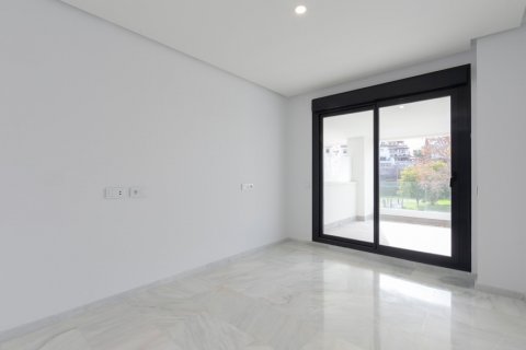 Apartment for rent Marbella, Malaga, Spain 3 bedrooms, 140 sq.m. No. 107045 - photo 4