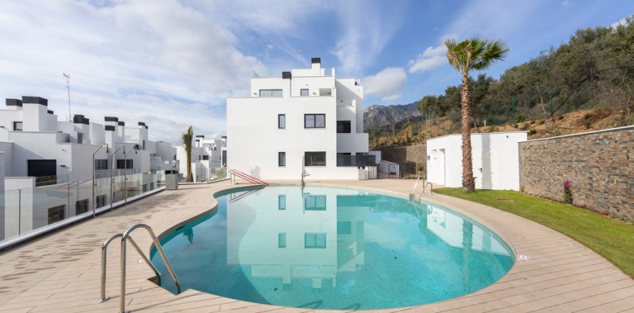 Apartment Marbella, Malaga, Spain 3 bedrooms, 140 sq.m. No. 107045