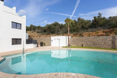 Apartment for rent Marbella, Malaga, Spain 3 bedrooms, 140 sq.m. No. 107045 - photo 20