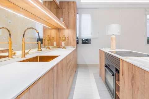 Dzīvoklis pārdošanā Madrid, Spānijā 3 istabas, 97 m2 Nr. 107047 - attēls 26
