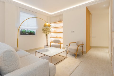 Dzīvoklis pārdošanā Madrid, Spānijā 3 istabas, 97 m2 Nr. 107047 - attēls 2