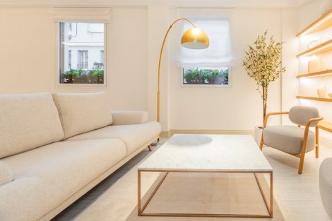 Dzīvoklis pārdošanā Madrid, Spānijā 3 istabas, 97 m2 Nr. 107047 - attēls 4