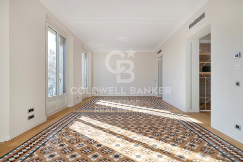 Apartamento en venta en Barcelona, España 3 dormitorios, 188 m2 No. 159449 - foto 6