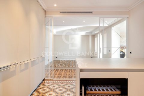 Продажа квартиры в Барселона, Испания 3 спальни, 184м2 №159450 - фото 17
