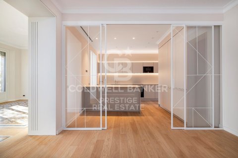Huoneisto myytävänä Barcelona, Espanja, 3 makuuhuonetta, 183 m2 No. 159451 - kuva 5
