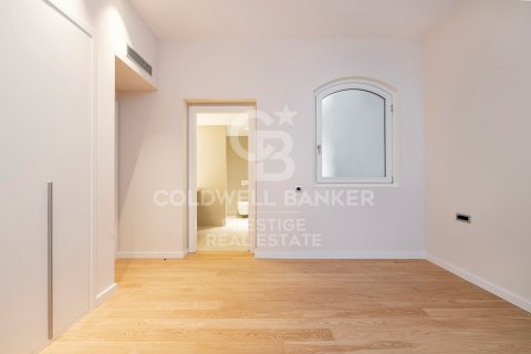 Huoneisto myytävänä Barcelona, Espanja, 3 makuuhuonetta, 183 m2 No. 159451 - kuva 19