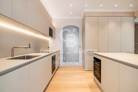 Huoneisto myytävänä Barcelona, Espanja, 3 makuuhuonetta, 183 m2 No. 159451 - kuva 12