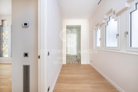 Huoneisto myytävänä Barcelona, Espanja, 3 makuuhuonetta, 183 m2 No. 159451 - kuva 18