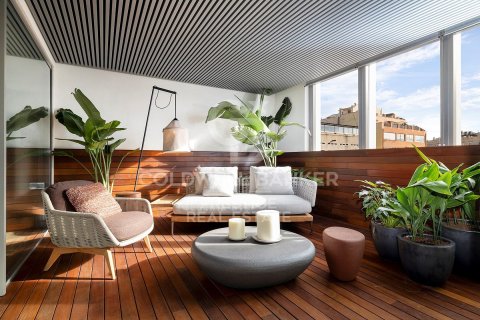 Penthouse for sale in Barcelona, Spain 4 bedrooms, 185 sq.m. No. 159446 - photo 1