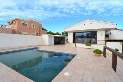 Villa for sale in Pinar De Campoverde, Alicante, Spain 4 bedrooms, 150 sq.m. No. 145574 - photo 24