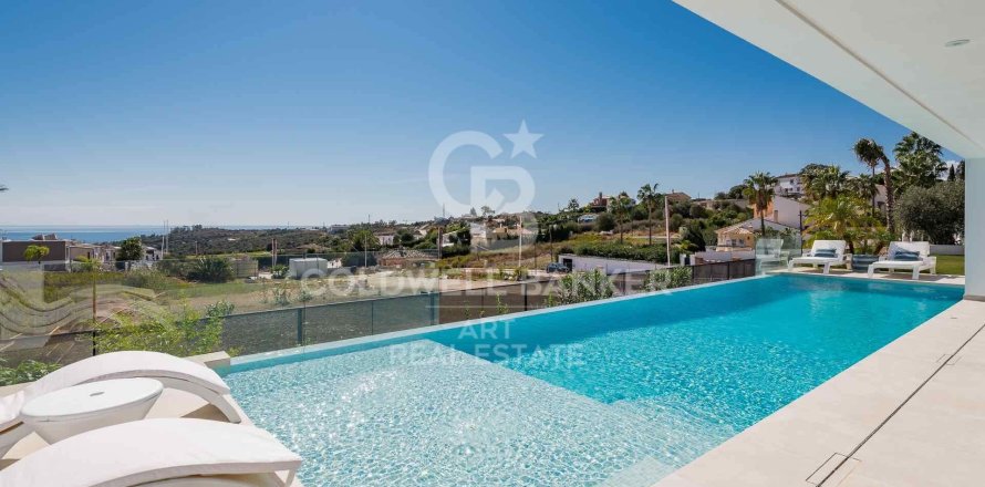 Villa in Estepona, Malaga, Spain 5 bedrooms, 413 sq.m. No. 159442