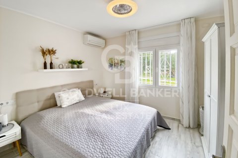House for sale in Palau-saverdera, Girona, Spain 3 bedrooms, 233 sq.m. No. 159439 - photo 8