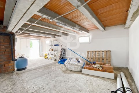 House for sale in Palau-saverdera, Girona, Spain 3 bedrooms, 233 sq.m. No. 159439 - photo 27